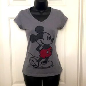 Women’s junior Disney Mickey Mouse tee